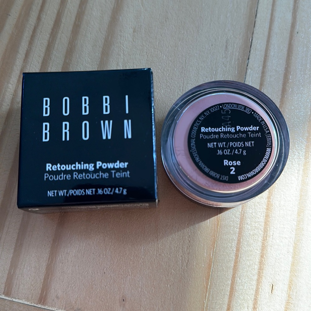 Bobbi Brown Retouching Powder in the shade Rose in box